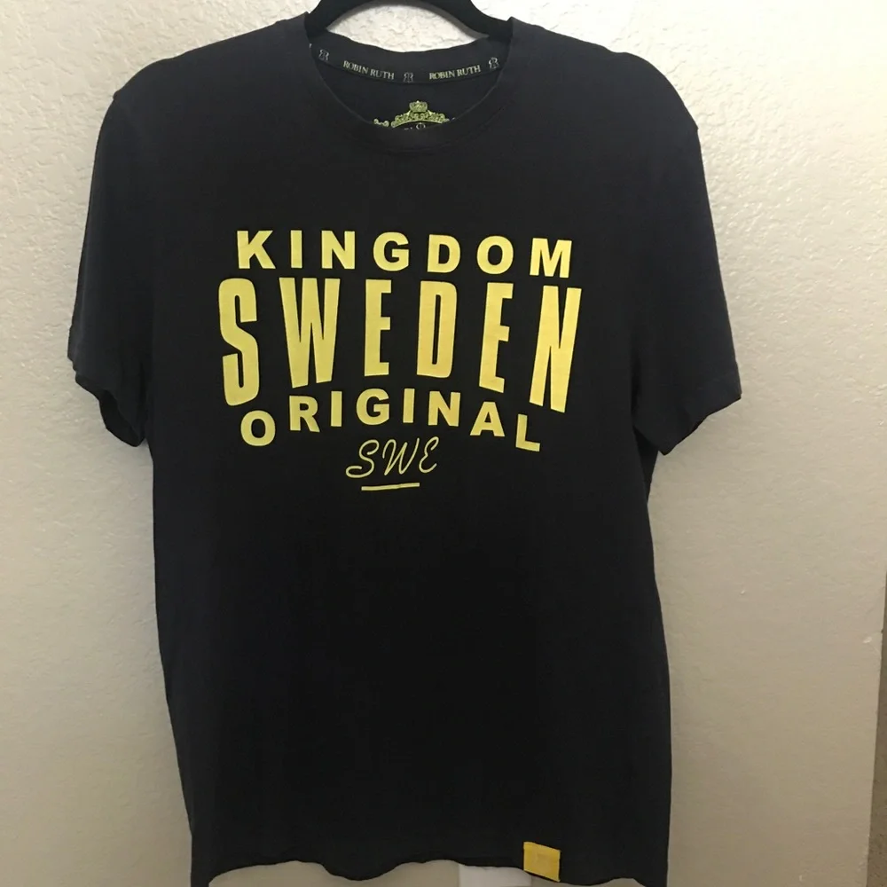 Robin Ruth Sweden Tee - Picture 1 of 6
